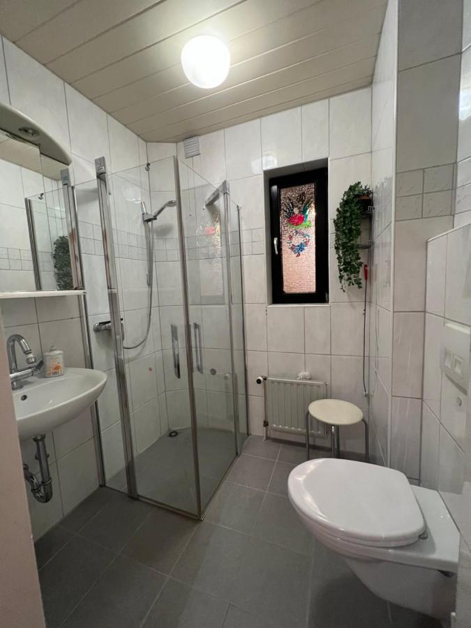 Duisburg Feelhome, Flughafen Nah,3-Schlafzimmer, Dusche Ebenerdig, Zentral, Wifi, Ground Floor Exteriör bild