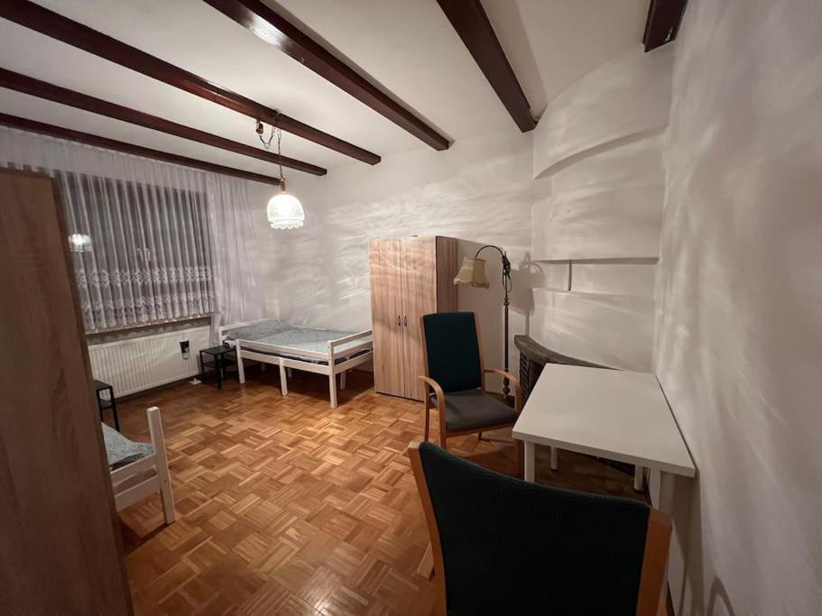 Duisburg Feelhome, Flughafen Nah,3-Schlafzimmer, Dusche Ebenerdig, Zentral, Wifi, Ground Floor Exteriör bild